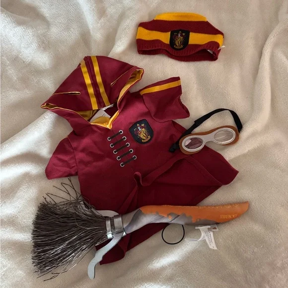 buildabear harry potter gryffindor quidditch uniform + accessories - Picture 2 of 11